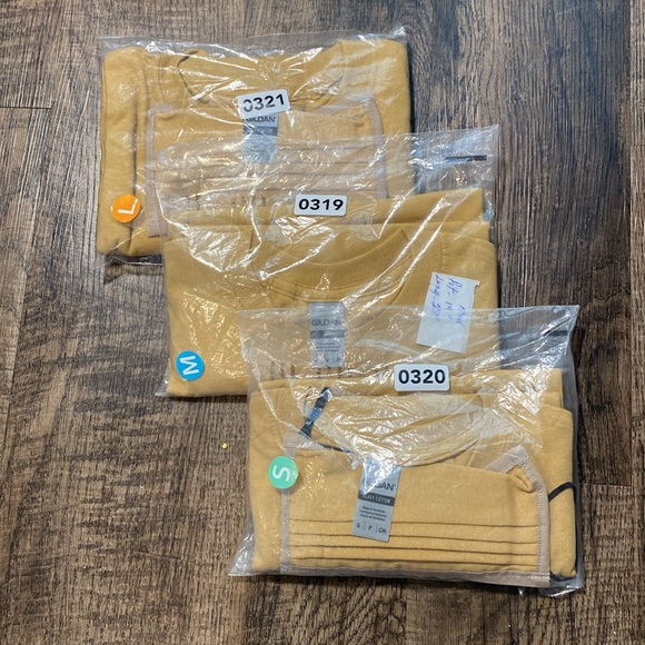 (5/$25‎ SALE ✅) GILDAN Antique Gold 100% Cotton Tees T-Shirt - Picture 2 of 7